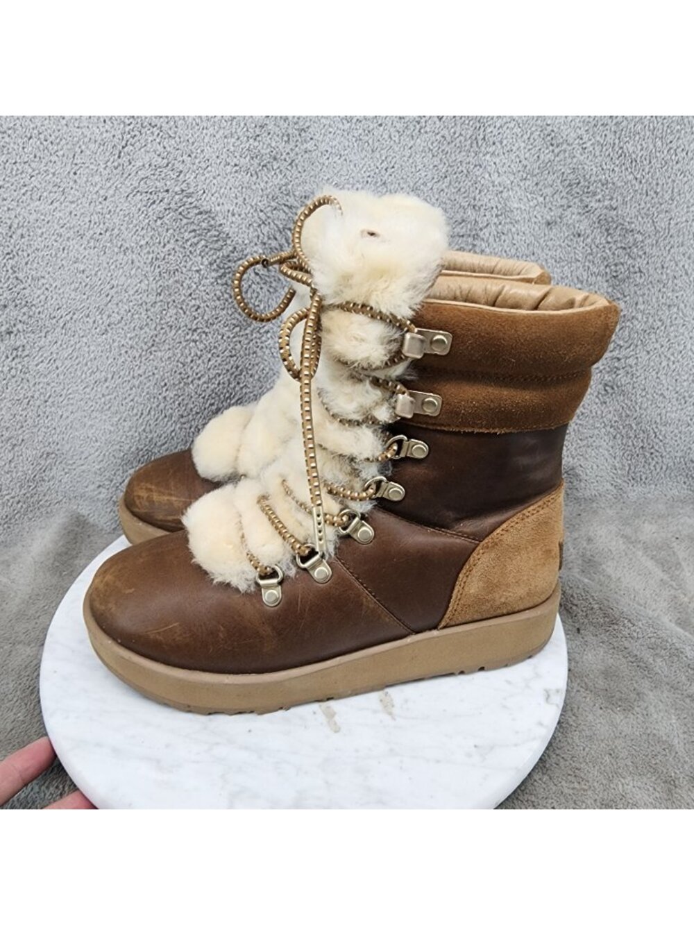 UGG Shoes Womens Size 6.5 Brown Leather Viki Shearling Lace Up Boots *Read*